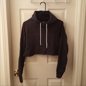 Nikki Blackketter/Gymshark cropped hoodie